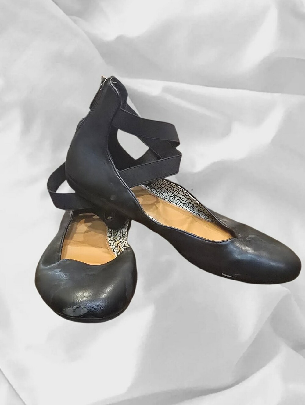Daisy Fuentes Black Elastic Criss Cross Ankle Strap Ballet Flats